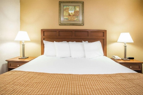 Baymont by Wyndham Mobile/ I-65 image 1