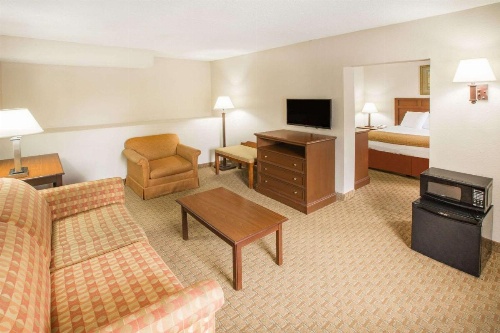 Baymont by Wyndham Mobile/ I-65 image 9