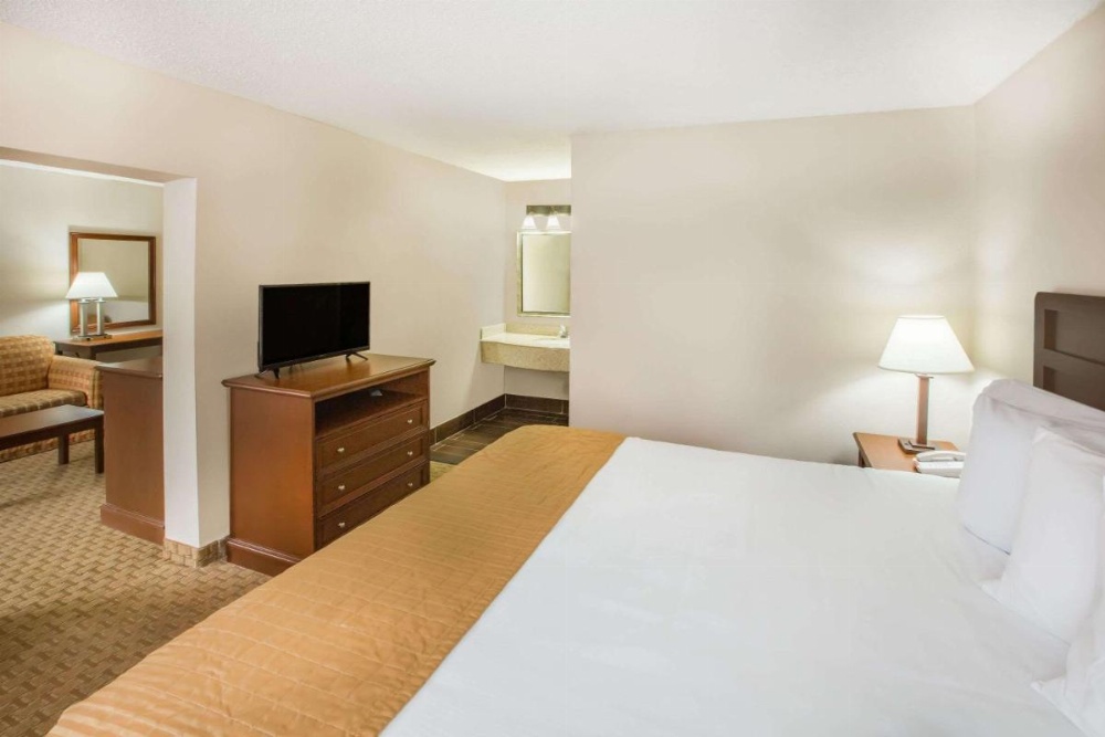 Baymont by Wyndham Mobile/ I-65 Image 7